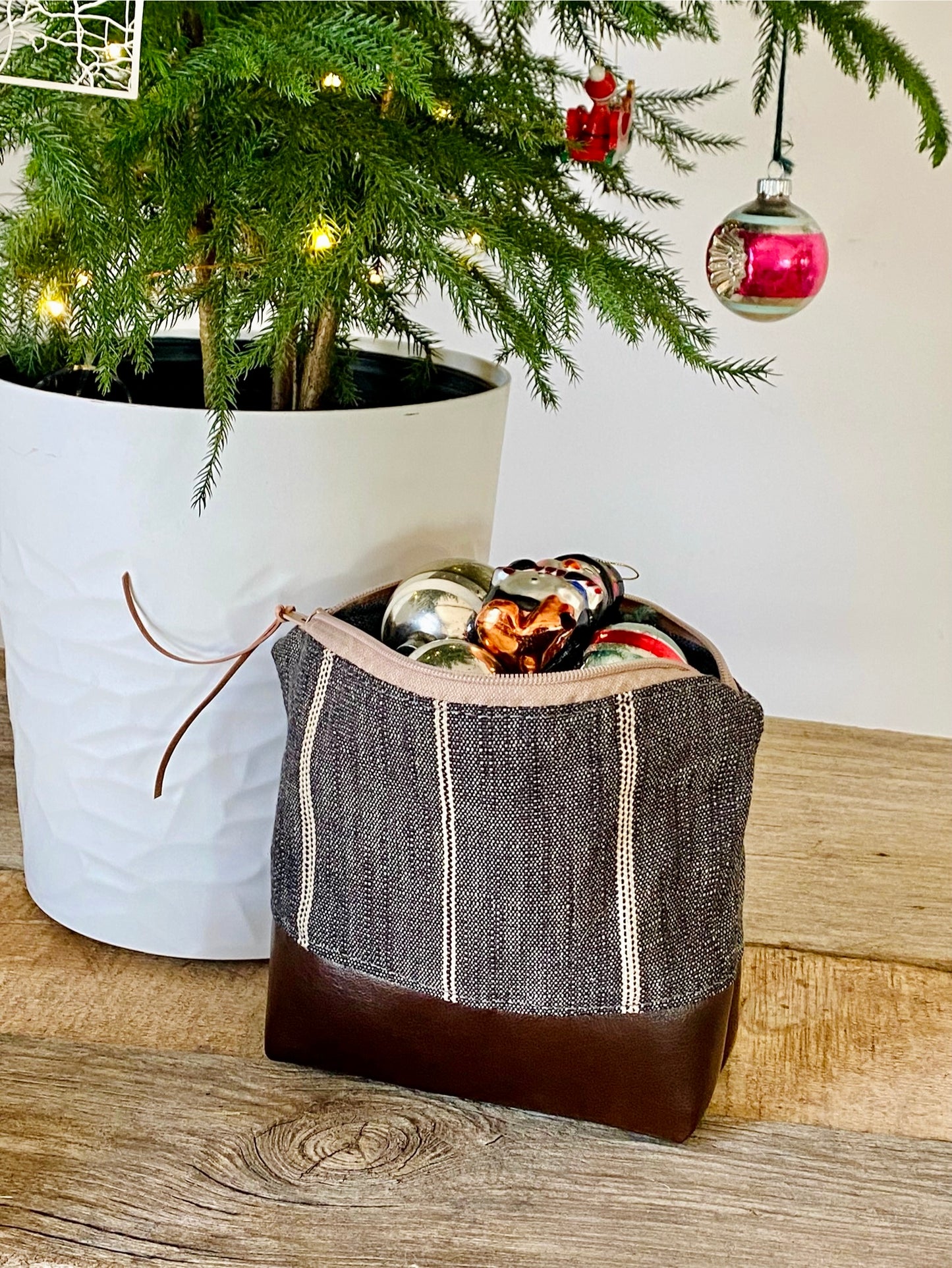 Cositas Bag Charcoal Gray & Linen Stripe